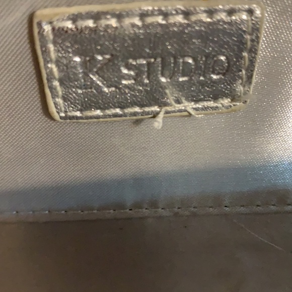 Sparkly sliver clutch - Picture 4 of 5